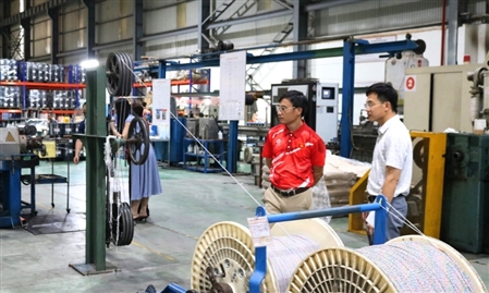Nhà máy Việt Hàn vinh dự đón tiếp tham tán thương mại Việt Nam tại Ấn Độ