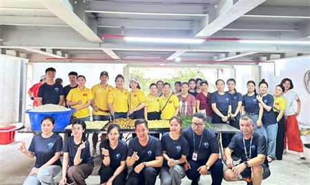 Trạm yêu thương số 2 - Phát cơm từ thiện tháng 6