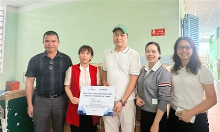 Huviron đồng hành cùng các em học sinh khắc phục thiệt hại sau mưa lũ