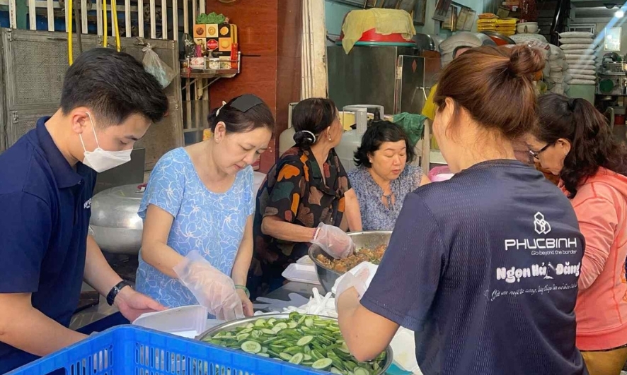 Huviron đồng hành cùng Trạm yêu thương số 15 tại Bệnh viện Nhi đồng 1